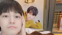 Selain memuat foto-foto dan pesan manis dari pengirimnya, food truck tentunya juga berisi ragam makanan enak. Salah satunya cookies yang lagi-lagi diberi stiker wajah Kim Bum. Gemas! Foto: Instagram kimbumphofc