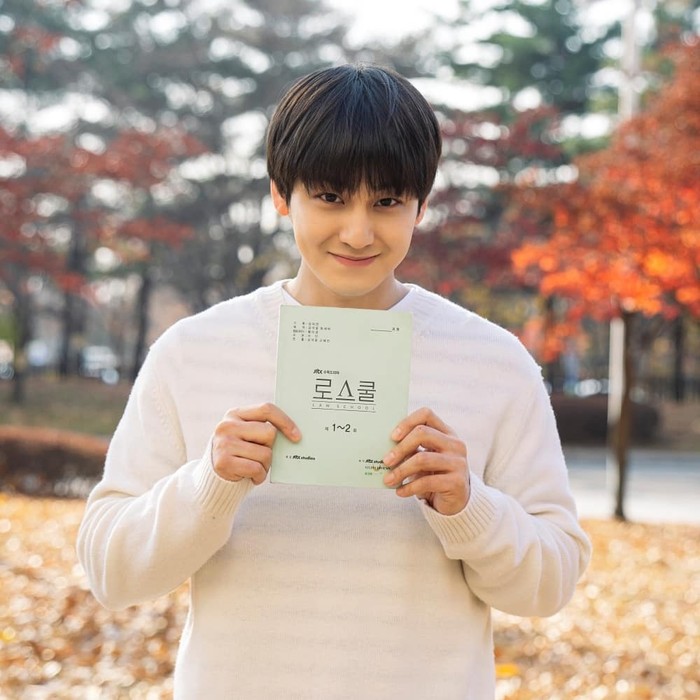 Kim Bum Saat Makan Bareng Lee Dong Wook dan Dapat Food Truck