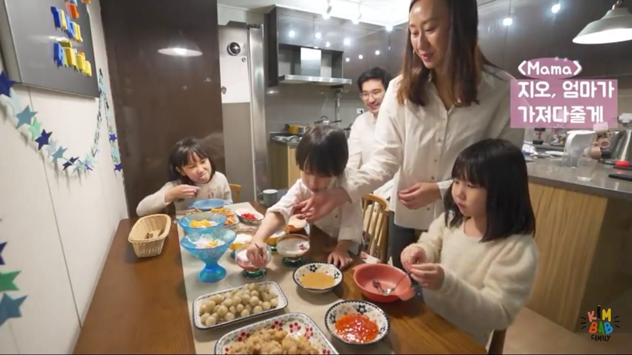 Meriah! Kimbab Family Masak 7 Takjil untuk Buka Puasa di Korea