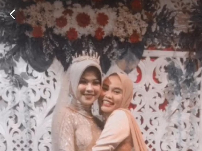 Kisah viral bridesmaid pengantin yang ternyata maling saat acara pernikahan. Kisah viral bridesmaid pengantin yang ternyata maling saat acara pernikahan.