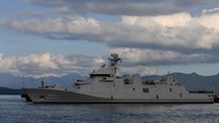 Sore ini Panglima TNI Marsekal Hadi Tjahjanto menyebut kapal selam yang membawa 53 manifes prajurit TNI AL itu tenggelam berdasarkan bukti autentik penemuan tumpahan minyak dan serpihan.