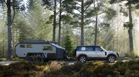 Meski mengalami banyak modifikasi dan perubahan dibanding pendahulunya, Land Rover Defender masih membawa darah dan performa yang sama seperti seri pertamanya yang sudah dirilis 70 tahun lalu. (landrover.com)
