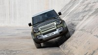 Sejak pertama diluncurkan Land Rover Defender sudah memenangi begitu banyak penghargaan. (landrover.com)