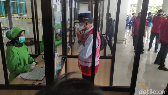 Menteri Perhubungan Budi Karya Sumadi mengatakan, layanan tes GeNose sudah beroperasi di 21 bandara dan 44 stasiun.