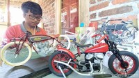 Pembuatan yang dilakukan, kata dia, tergantung dari pemesan. Biasanya pemesan mengirimkan gambar, kemudian dilakukan pembuatan.