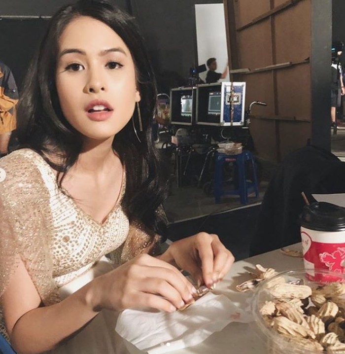 Ngopi dan Ngeteh Jadi Pilihan Maudy Ayunda Saat Santai Ngopi dan Ngeteh Jadi Pilihan Maudy Ayunda Saat Santai
