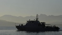 Sebelumnya, KRI Nanggala-402 hilang kontak dalam latihan penembakan torpedo pada Rabu (21/4/2021) dini hari. Hingga kini, pukul 09.49 WIB, belum ada kabar kapal yang ditumpangi 53 awak tersebut bisa dievakuasi.