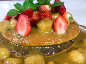 Masak Masak : Pancake Saus Karamel Pisang yang Legit Buat Takjil