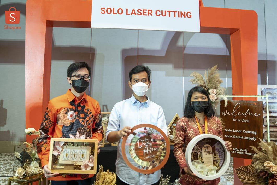 Pemerintah Kota Solo bersama dengan Shopee Indonesia menandatangani kesepakatan guna mengembangkan potensi dan mencetak usaha mikro, kecil dan menengah (UMKM) yang siap menembus pasar ekspor. Ist