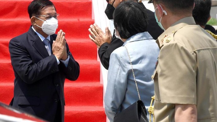Pemimpin Junta Militer Myanmar, Jenderal Min Aung Hlaing, tiba di Bandara Soekarno-Hatta, 24 April 2021. (Rusman/Biro Pers Sekretariat Presiden)