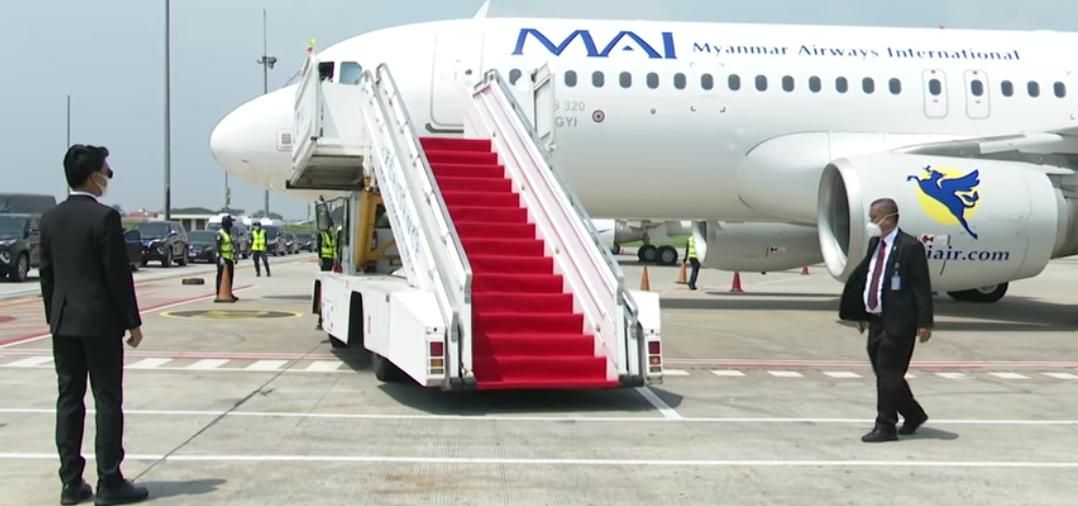 Pemimpin Junta Militer Myanmar, Jenderal Min Aung Hlaing, tiba di Bandara Soekarno-Hatta, 24 April 2021. (Rusman/Biro Pers Sekretariat Presiden)