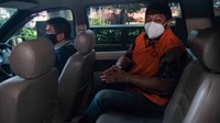 Robin langsung memasuki mobil tahanan KPK. (Foto: Andhika Prasetia-detikcom)