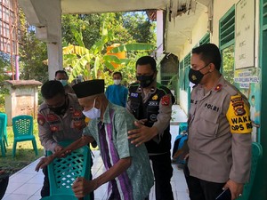 Polres Bima Cek Pelaksanaan Vaksinasi Lansia di Puskesmas Palibelo