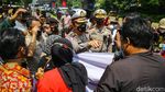 Polisi Bubarkan Aksi Dukungan Myanmar Jelang KTT ASEAN