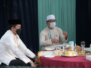 680 Ribu Warga Jabar Serentak Buka Bersama on The Screen