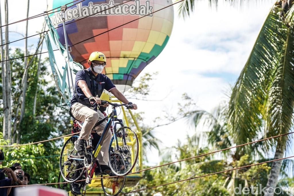 Sandiaga Uno di Padang