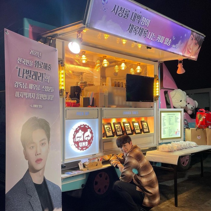 Song Kang Memainkan 3 Drama Sekaligus, Song Kang Banjir Kiriman Food Truck