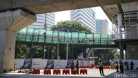 Jalan Trunojoyo yang ada di depan gedung ASEAN mulai ditutup dua arah hingga sore nanti.