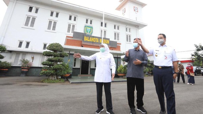 gubernur khofifah bertemu Gubernur DKI Jakarta Anies Baswedan di Balai Kota Madiun