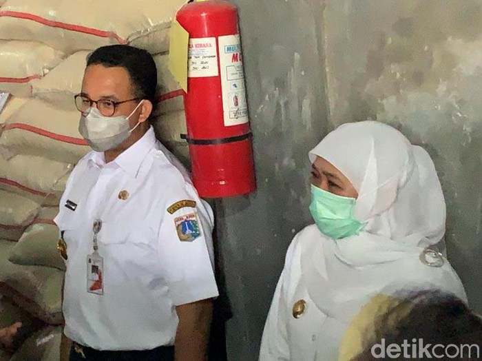 Gubernur DKI Jakarta Anies Baswedan-Gubernur Jatim Khofifah Indar Parawansa berkunjung ke Ngawi. Kunjungan itu terkait kerja sama Pemprov DKI-Pemkab Ngawi.