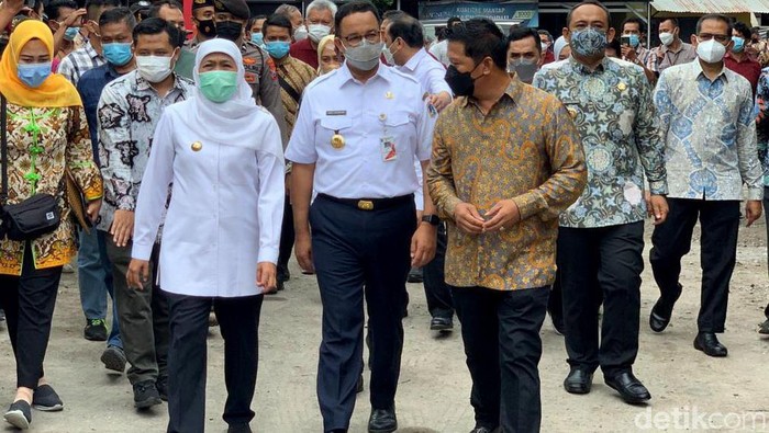 Ini yang Dibahas Anies Saat Berkunjung ke Ngawi Bareng Khofifah Gubernur DKI Jakarta Anies Baswedan-Gubernur Jatim Khofifah Indar Parawansa berkunjung ke Ngawi. Kunjungan itu terkait kerja sama Pemprov DKI-Pemkab Ngawi.