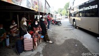 Satuan Tugas Penanganan Covid-19 (Satgas Covid-19) mengeluarkan Addendum Surat Edaran Nomor 13 tahun 2021 tentang Peniadaan Mudik Hari Raya Idul Fitri Tahun 1442 Hijriyah dan Upaya Pengendalian Penyebaran Corona Virus Disease 2019 (COVID-19) Selama Bulan Suci Ramadhan 1442 Hijriyah.