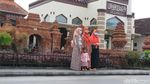 Foto: Ngabuburit di Menara Kudus