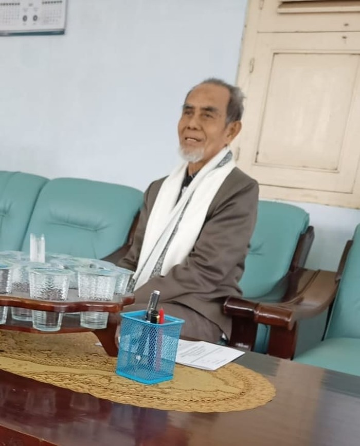 Pendiri dan Pengasuh Ponpes Tahfidz Qur’an Al-Muqoddasah KH Hasan Abdullah Sahal, saat di Ponpes Gontor