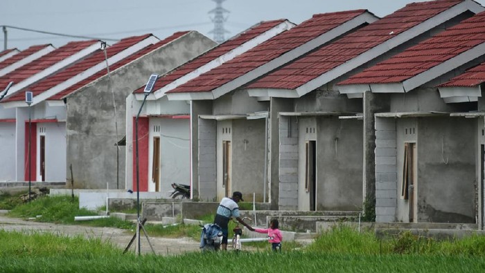 Harga rumah secara nasional terus menunjukkan peningkatan mencapai 5,24% secara tahunan (year-on-year/yoy) per Maret 2021 sejalan dengan peningkatan permintaan hunian di masa pandemi. Hasil riset Housing Finance Center (HFC) milik PT Bank Tabungan Negara (Persero) Tbk. menunjukkan kenaikan harga rumah tersebut ditopang oleh pertumbuhan signifikan pada hunian tipe 70.