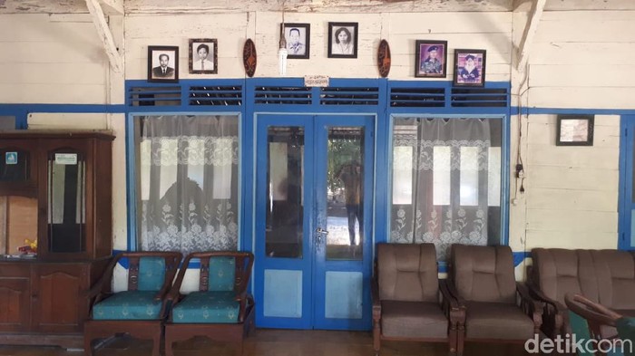 Kopda Mes Khoirul Faizin merupakan salah seorang awak KRI Nanggala-402 yang hilang. Sebelum dikabarkan hilang, sang ibu merasakan ada yang tidak biasa pada matanya.