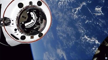 Sistemnya berjalan secara otomatis walaupun astronaut bisa mengoperasikan jika perlu. Foto: AP