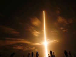 Keren! Astronaut Nyetir Kapsul SpaceX Sampai Stasiun Antariksa