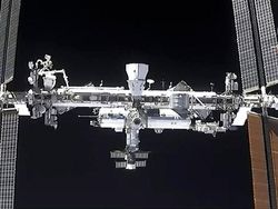 Keren! Astronaut Nyetir Kapsul SpaceX Sampai Stasiun Antariksa
