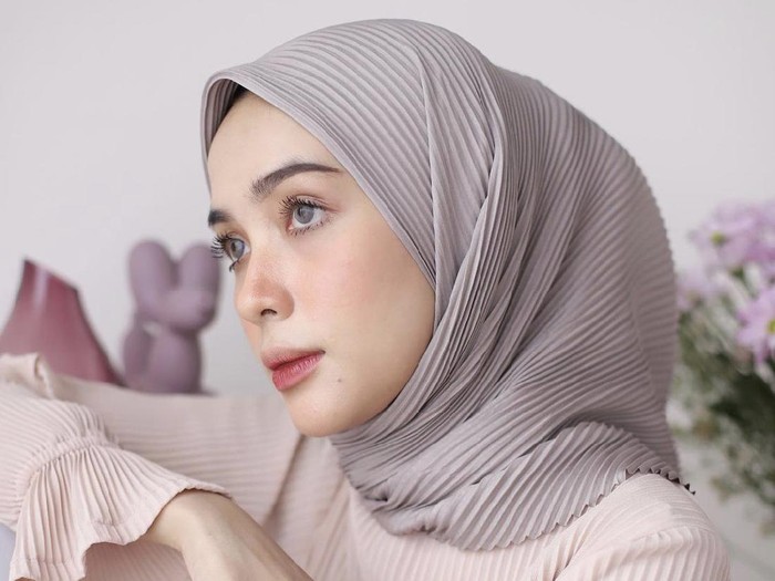 Tren hijab plisket. Tren hijab plisket.