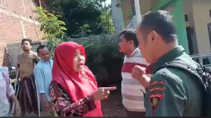 viral wanita bentak-bentak polhut di batang