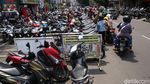 Waduh, Trotoar di Kota Bandung Jadi Tempat Parkir Liar