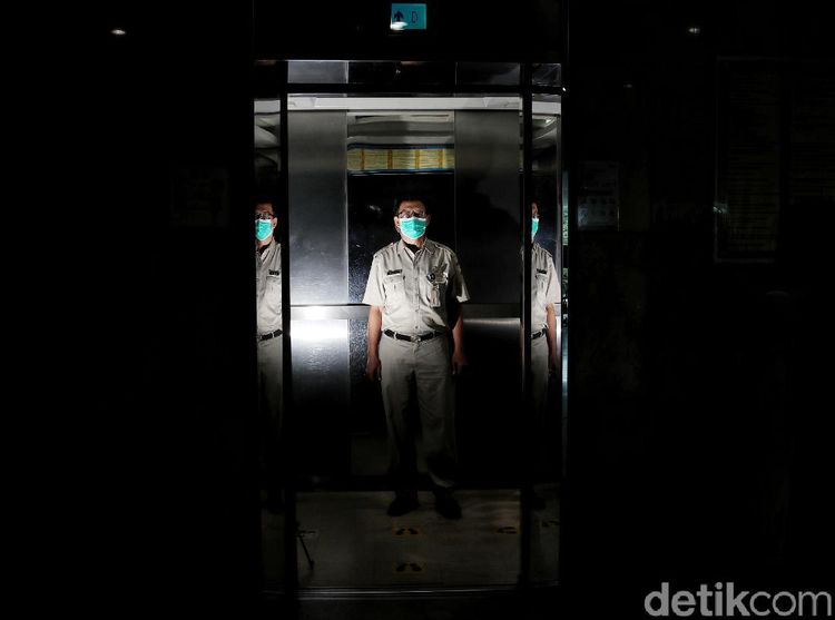 Cegah Klaster COVID-19 di Perkantoran Dengan Prokes Ketat