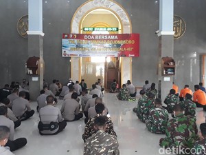 Doa dan Salat Gaib di Bojonegoro untuk 53 Kru KRI Nanggala-402 yang Gugur