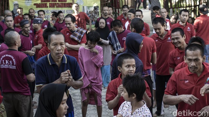 Duh! Yayasan ODGJ di Bogor Ini Kelebihan Kapasitas Yayasan Bina Tauhid Darul Miftahudin, Kab Bogor, Jawa Barat, menjadi salah satu tempat untuk rehabilitasi pasien dengan gangguan jiwa (ODGJ).