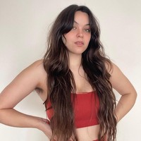  Banyak orang, terutama pria fetish yang tertarik dengan penampilan uniknya itu. Sejak mulai mengunggah foto dengan bulu ketiak, Fenella pun mendapatkan keuntungan dari itu. Foto: Instagram