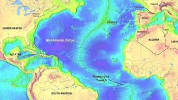 Dengan kedalaman 7.760 meter dan panjang 300 kilometer, Palung Romanche merupakan ceruk terdalam ketiga di Samudra Atlantik. (Foto: Marine Insight)