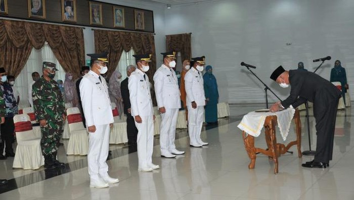 Gubernur Sumbar melantik Bupati-Wagub Solok dan Solok Selatan