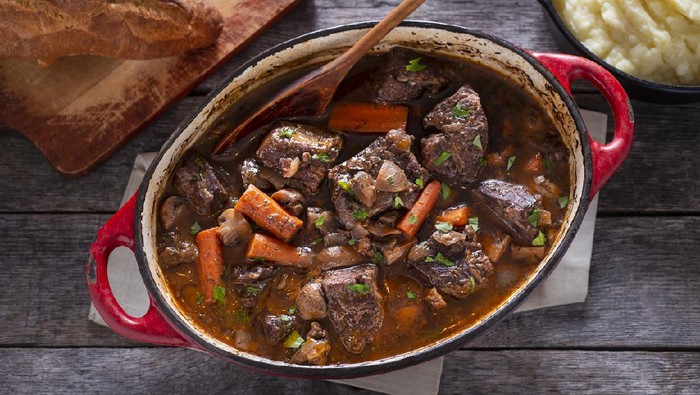 Ilustrasi Semur Daging Beef Bourguignon in an Enameled Cast Iron Dutch Oven