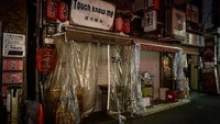 Meski begitu, terjadi lonjakan kasus pada varian baru COVID-19 di Jepang yang mengakibatkan kekurangan tempat tidur di rumah sakit yang terjadi di beberapa wilayah di Jepang.  