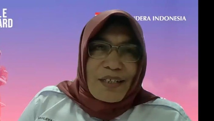 Tol laut menjadi upaya pemerintah untuk menjalankan pemerataan ekonomi Indonesia. Seperti apa sibuknya aktivitas kapal tol laut di Kepulauan Seribu? Lihat yuk.