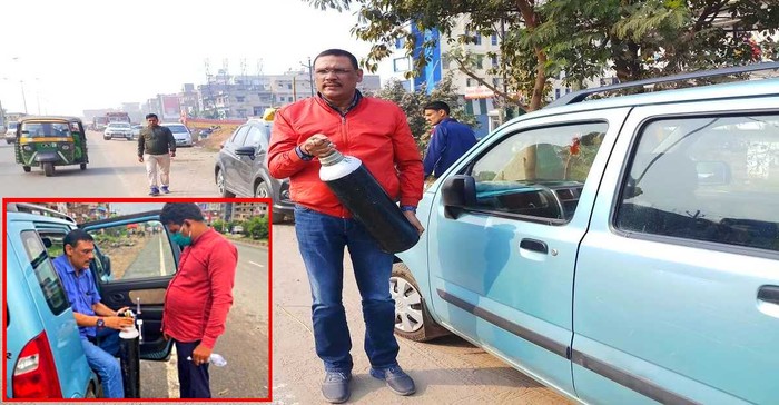 Keliling Pakai Mobil Kecil, Pria India Ini Bagikan Tabung Oksigen Gratis ke Penderita Covid-19
