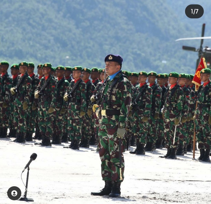 Kolonel Laut (P) Harry Setiawan saat menjadi Danlanal Ranai (Foto: dok Istimewa) /Instagram Harry Setiawan