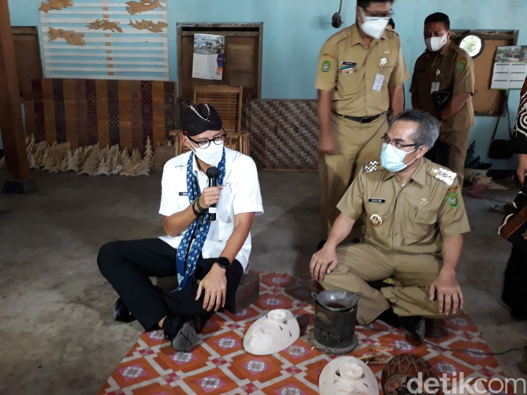 Kunjungan Menparekraf Sandiaga Uno ke Desa Krebet, Bantul