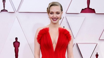 Foto: Deretan Makeup & Rambut Terbaik Selebriti di Oscars 2021