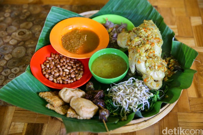 Men Tempeh 1978: Ayam Betutu Gilimanuk Legendaris yang Nendang Pedasnya Men Tempeh 1978: Ayam Betutu Gilimanuk Legendaris yang Nendang Pedasnya